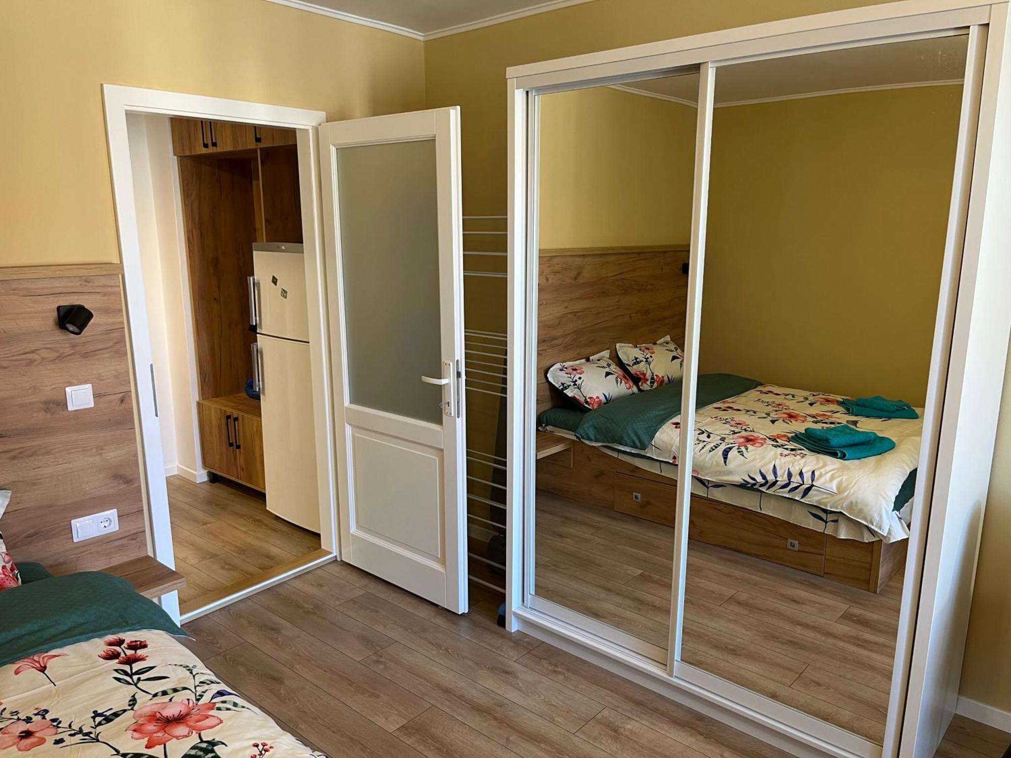 Quiet Flat With Balcony, Free Parking Included *