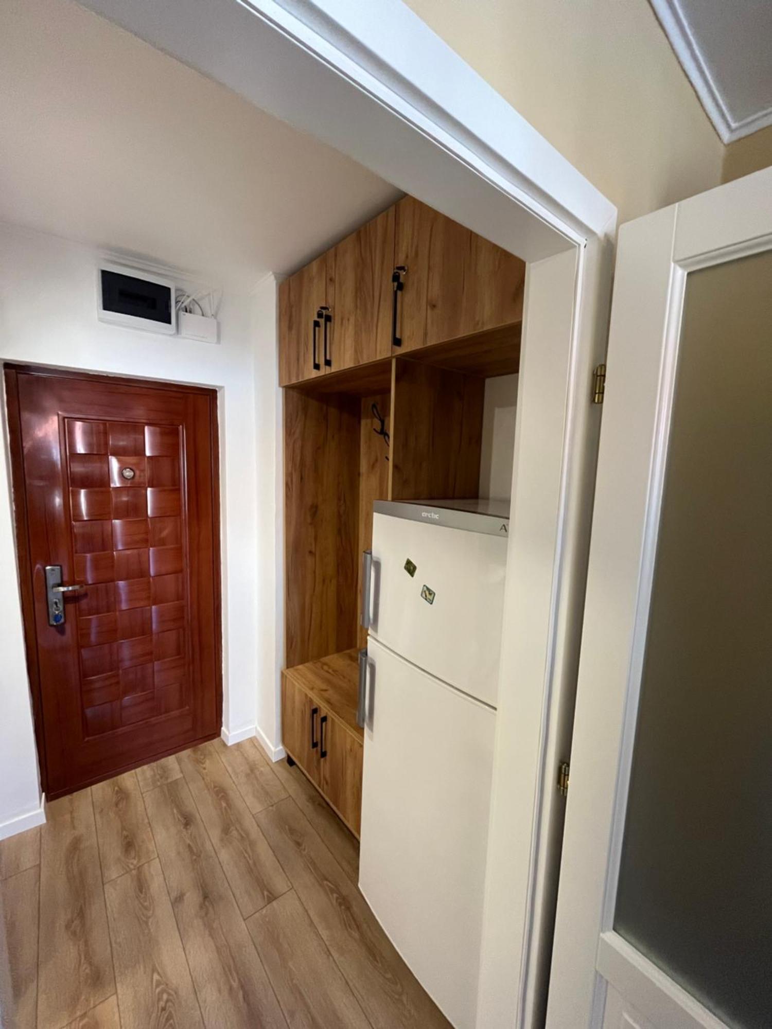 Quiet Flat With Balcony, Free Parking Included Căn hộ